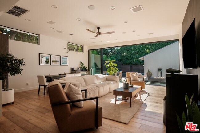 Foto del edificio - 4257 Shadyglade Ave