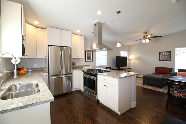 Building Photo - 4016 Osceola St