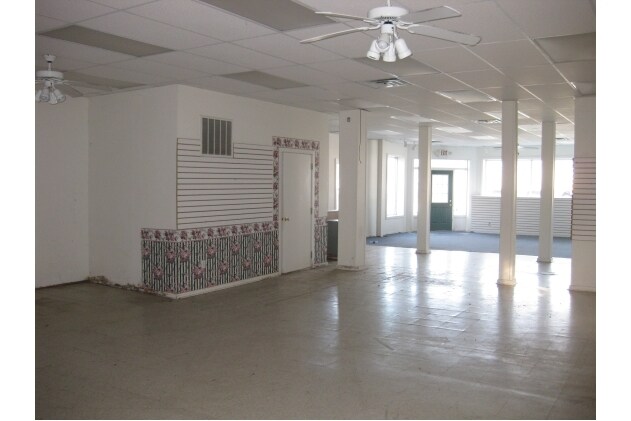 Lobby Photo - 119 S Main St