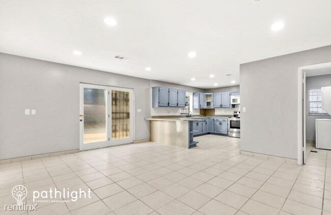 Building Photo - 3 br, 3 bath House - 6705 Ralston Beach Ci...