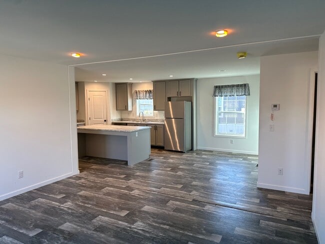 Building Photo - 311 E 36th Pl