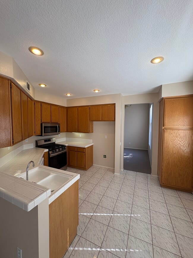 Building Photo - 31475 Sonoma Ln