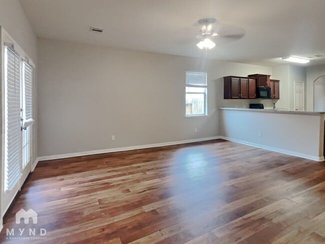 Building Photo - 306 Lazy Pine Ct