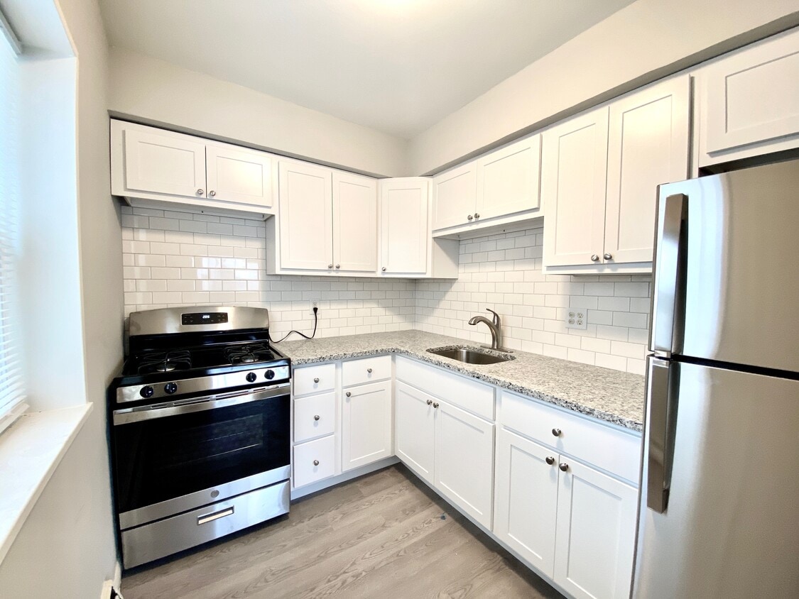 Primary Photo - 3140 S Kinnickinnic Ave