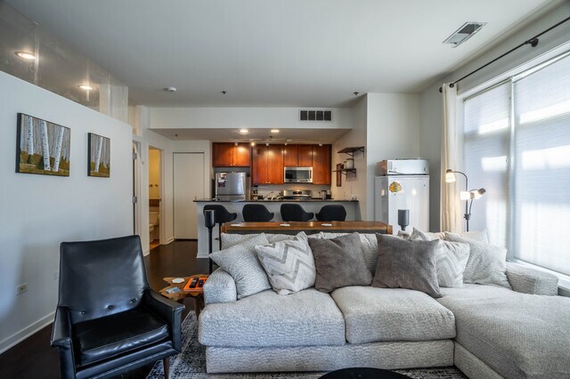 Foto del edificio - 600 W Drummond Pl