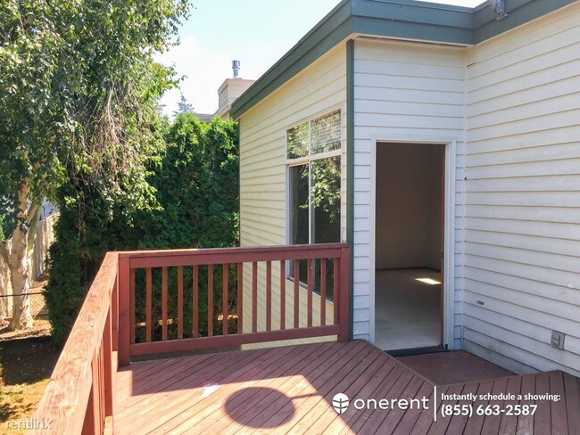 Foto del edificio - 4 br, 3 bath House - 444 7th Ave S