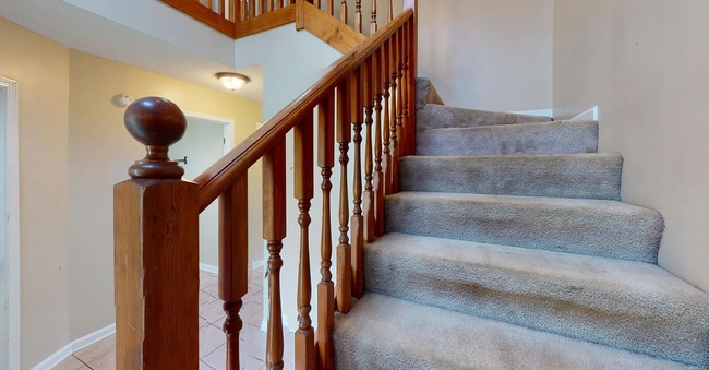 Building Photo - 166 Commons Dr