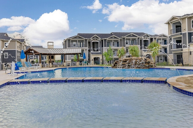 Building Photo - Vantage at McKinney Falls