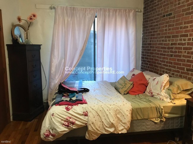Building Photo - Studio, 1 bath  - 259 W Newton St Apt 2H