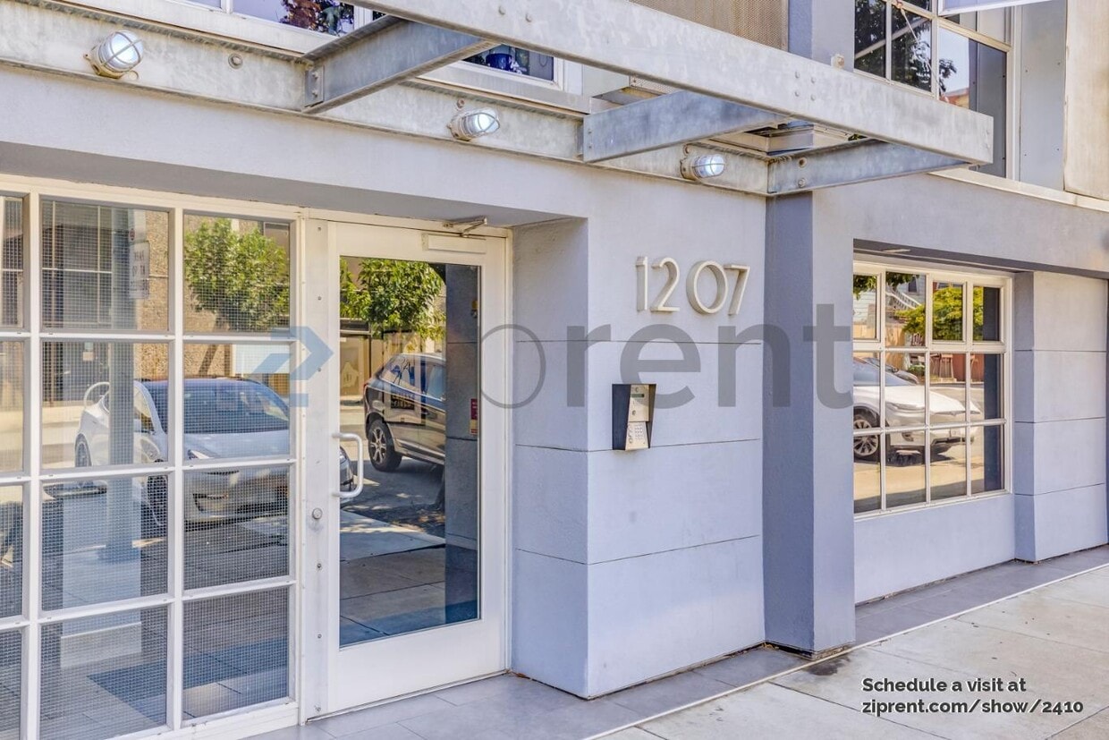 Primary Photo - 1207 Indiana St