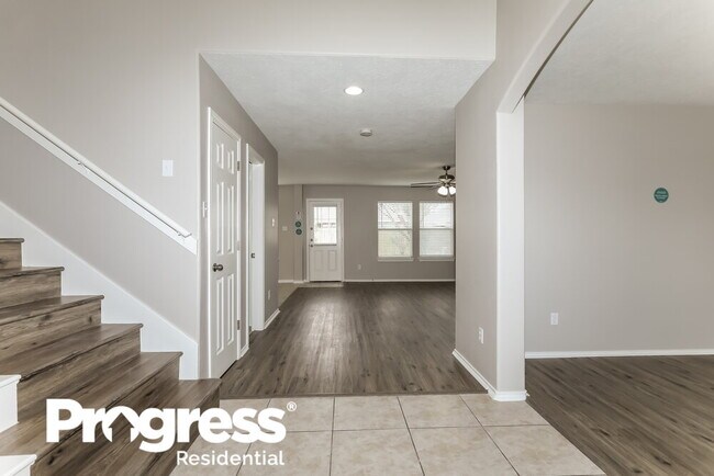 Foto del edificio - 6363 Bright Falls Ln