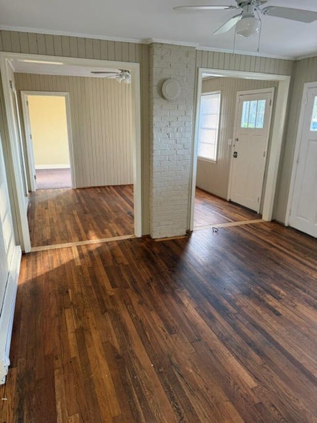 Building Photo - 231 Elder St