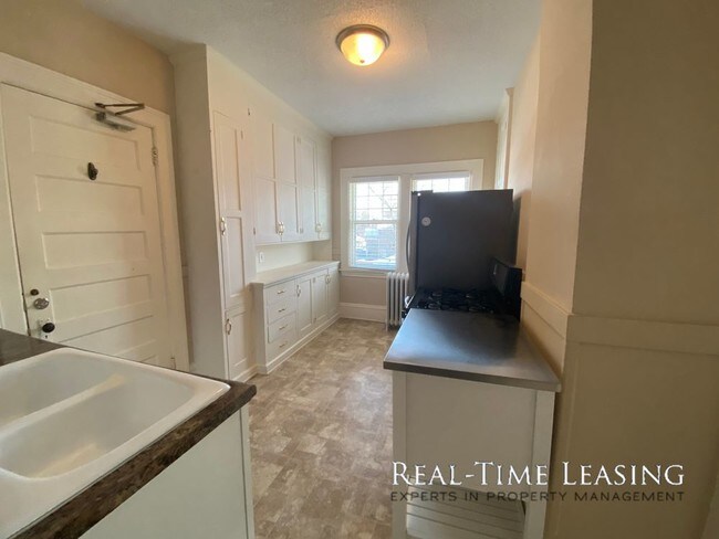 Building Photo - 2BR/1 BA DUPLEX IN ST PAUL AVAILABLE NOW
