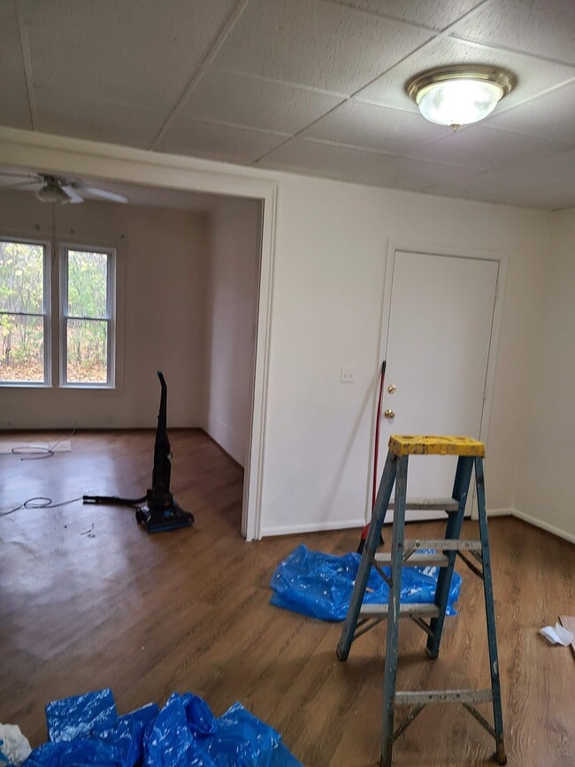 Dining & Living room - 9 Chestnut Pl