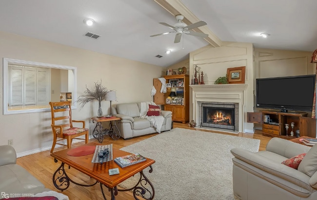 Building Photo - Beautiful 2 Bedroom, 2 Bathroom home with ...