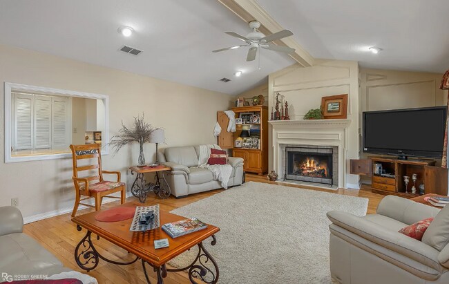 Foto del edificio - Beautiful 2 Bedroom, 2 Bathroom home with ...