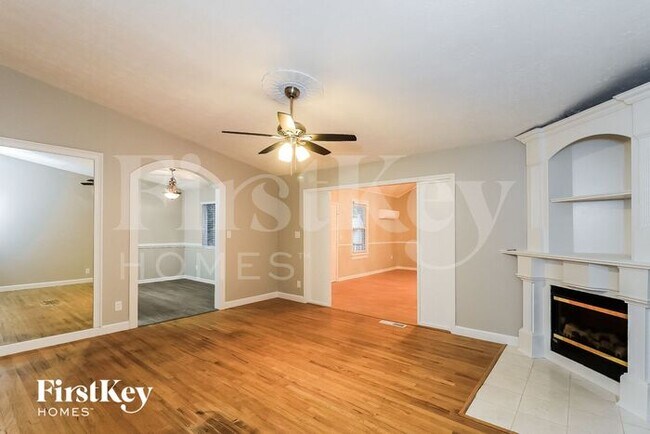 Foto del edificio - 860 Regency Ct NW