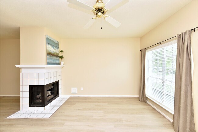 Foto del edificio - 2930 Grants Lake Blvd