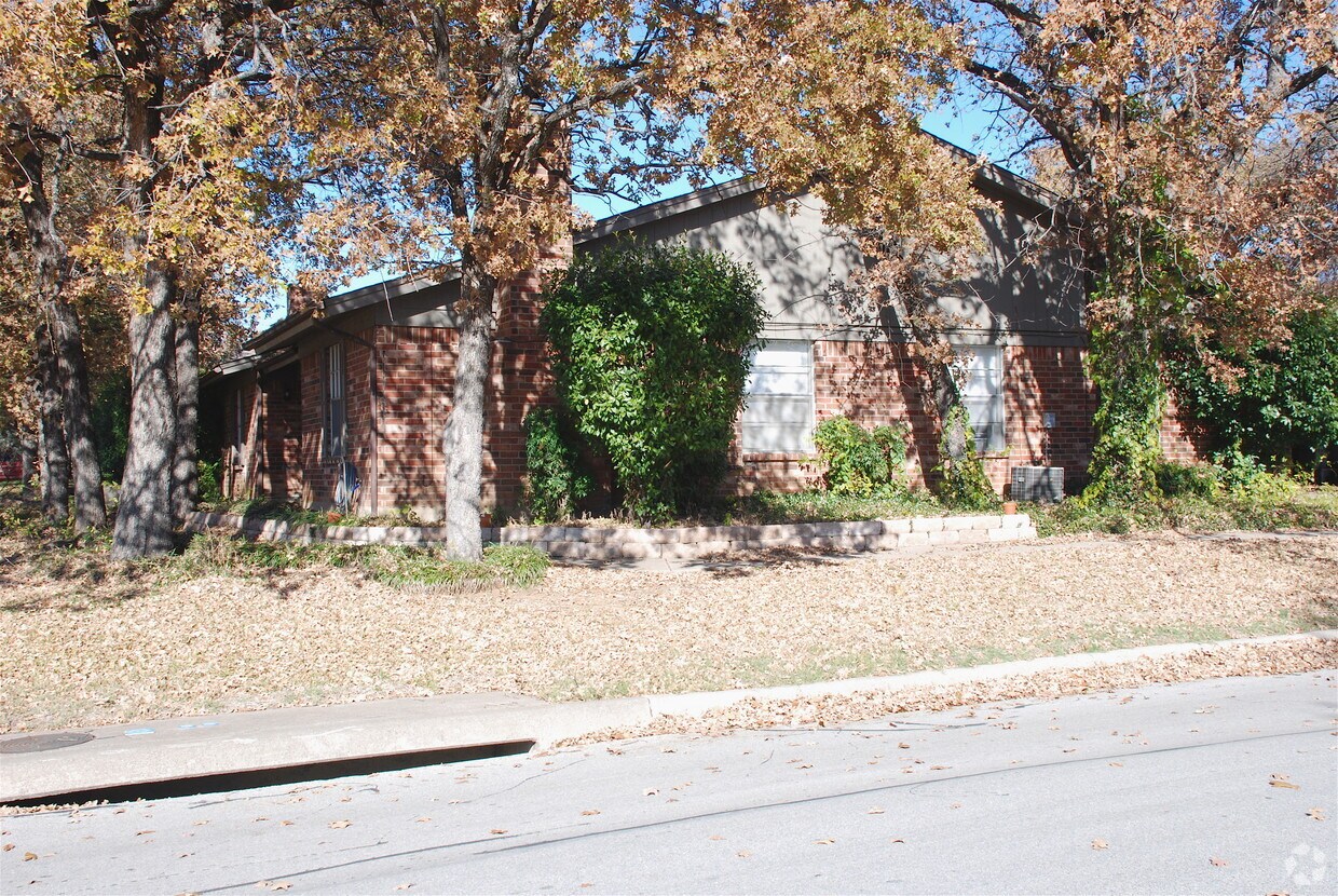 Foto del edificio - 7500-7518 Windhaven Rd