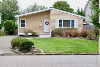 Building Photo - 539 Woodland Ave