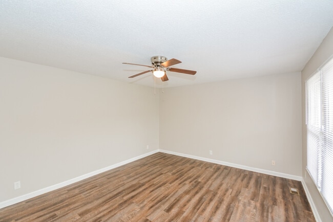 Building Photo - 405 Lillie Belle Ln