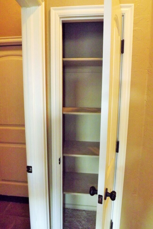 Foto del edificio - Available for move in on July 10th.