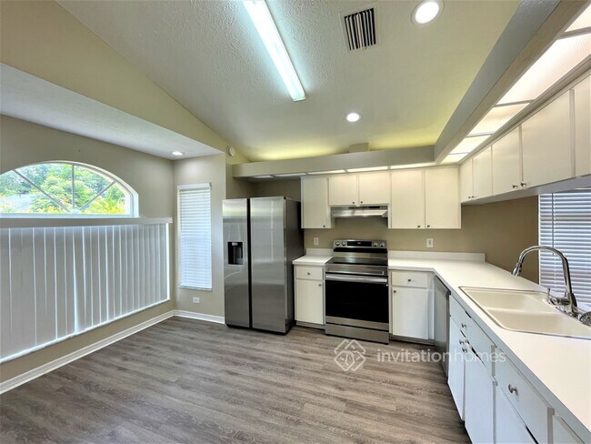 Building Photo - 11013 Bentwood Ct