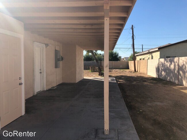Building Photo - 2 br, 1 bath House - 6739 N 63rd Ave Unit A