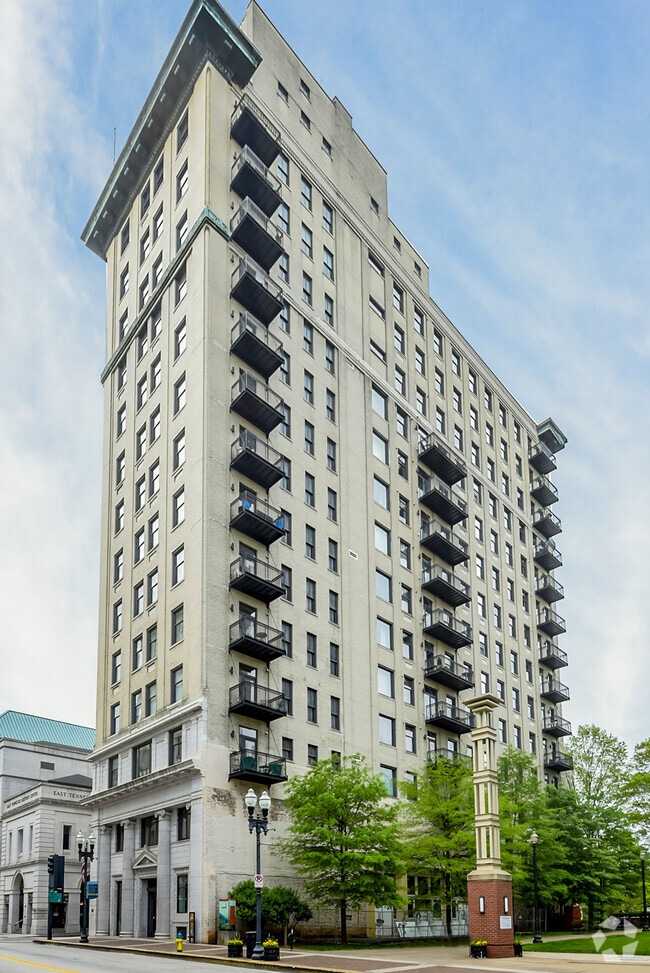 Building Photo - 531 S Gay St