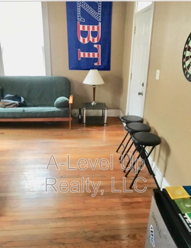 Foto del edificio - 725 E 6th St