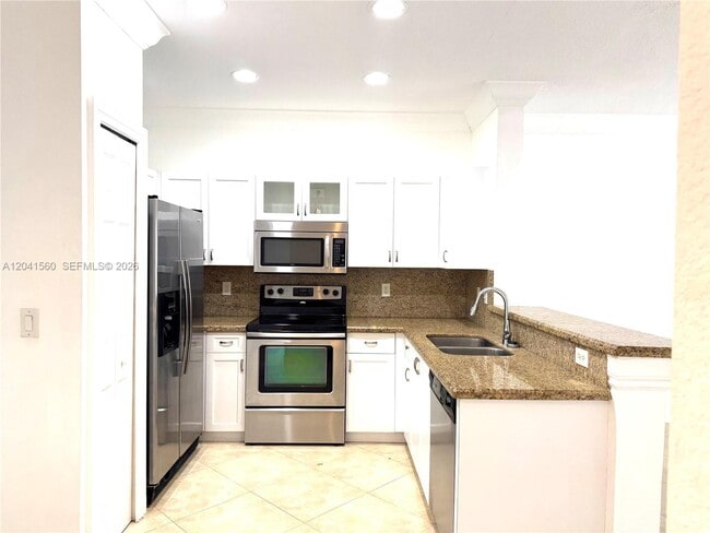 Building Photo - 2560 Cordoba Bend