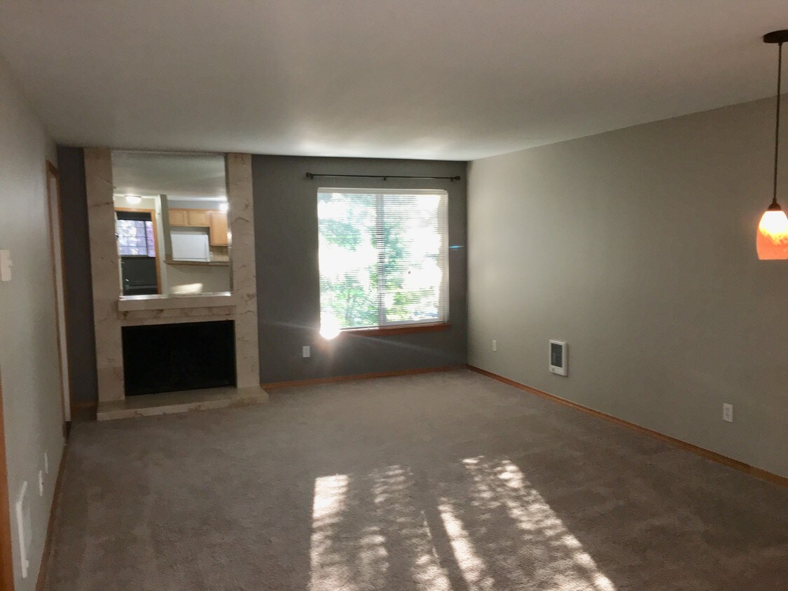 1009 112th St SE, Everett, WA 98208 Condo for Rent in Everett, WA