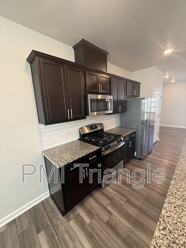 Building Photo - 716 Cormiche Ln