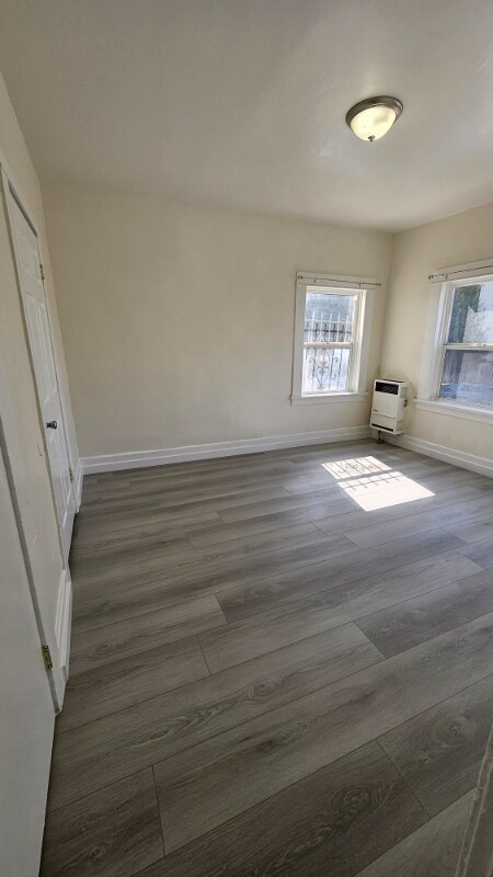 Foto del edificio - 1330 W 11th St