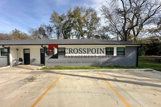 Building Photo - 300 Pecan St