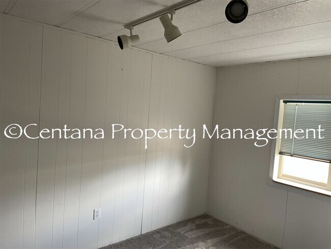 Foto del edificio - 2 bedroom 2 bathroom mobile home on Cobban!