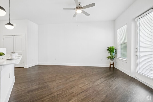 1 dormitorio, 1 baño - 791 pies cuadrados - Sala de estar - Boulevard 61