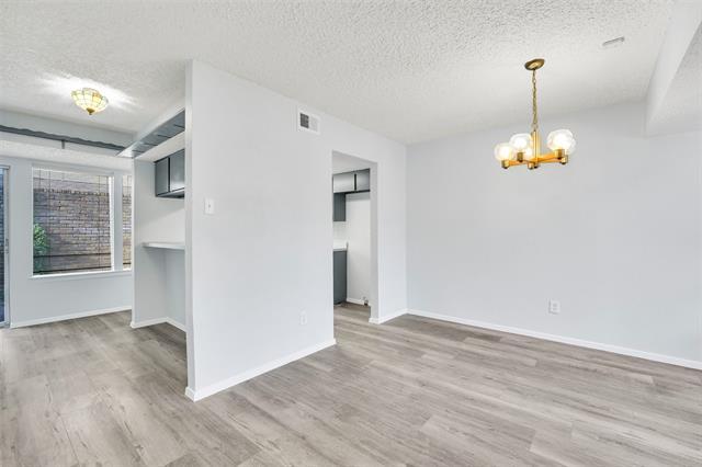 Building Photo - 8560 Park Ln