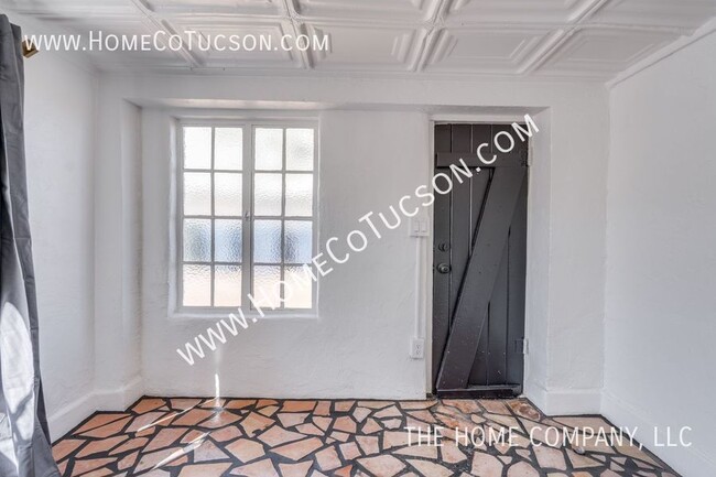 Foto del edificio - 940 E Florita Street UNIT 3- STUDIO Comple...