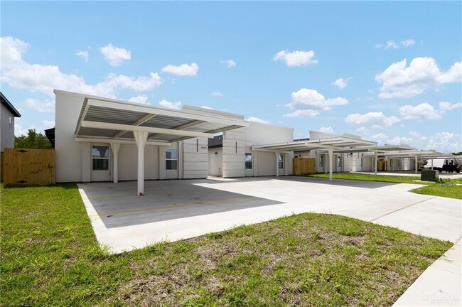 Foto del edificio - 16 Larkspur Ave