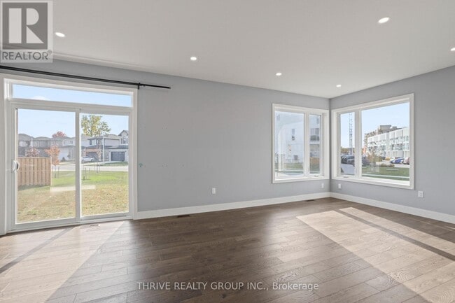 Photo du bâtiment - 300 Edgevalley Rd