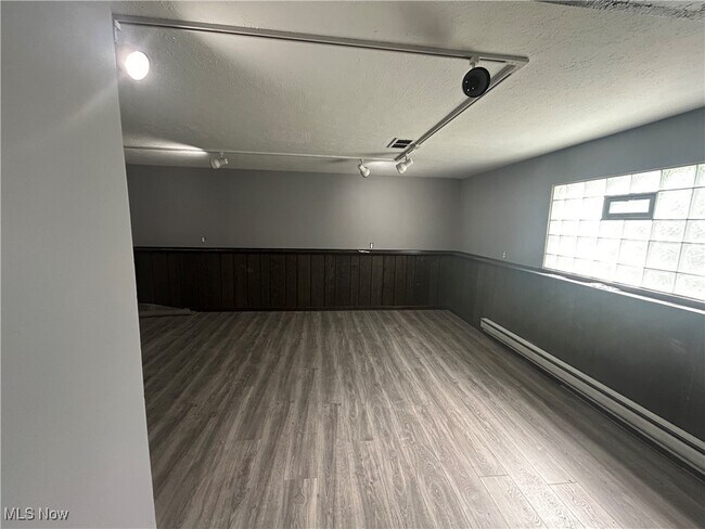 Foto del edificio - 6400 Lear Nagle Rd