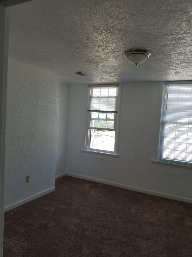 Master Bedroom Pic 2 - 2 California Ave