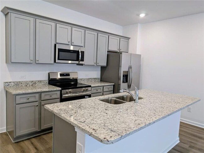 Building Photo - 132 Hazel Dr