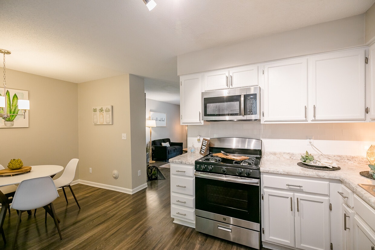 Primary Photo - Apartments of Westgrove