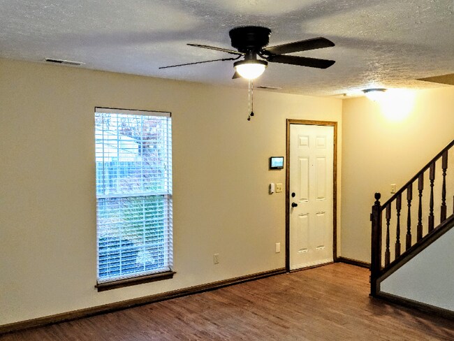 Foto del edificio - 370-414 Waterside Ave
