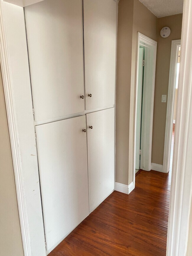 linen closets - 2023 Federal Ave