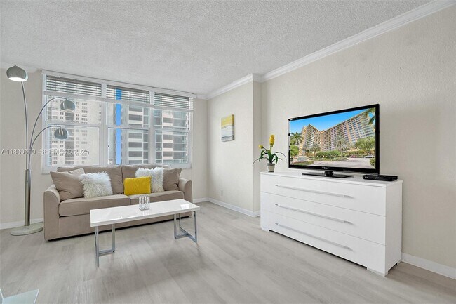 Foto del edificio - 2501 S Ocean Dr