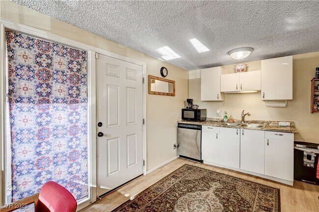 Foto del edificio - 1914 Ottawa Dr