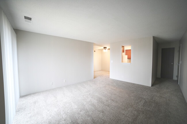 Sala de estar - LongLeaf Apartments